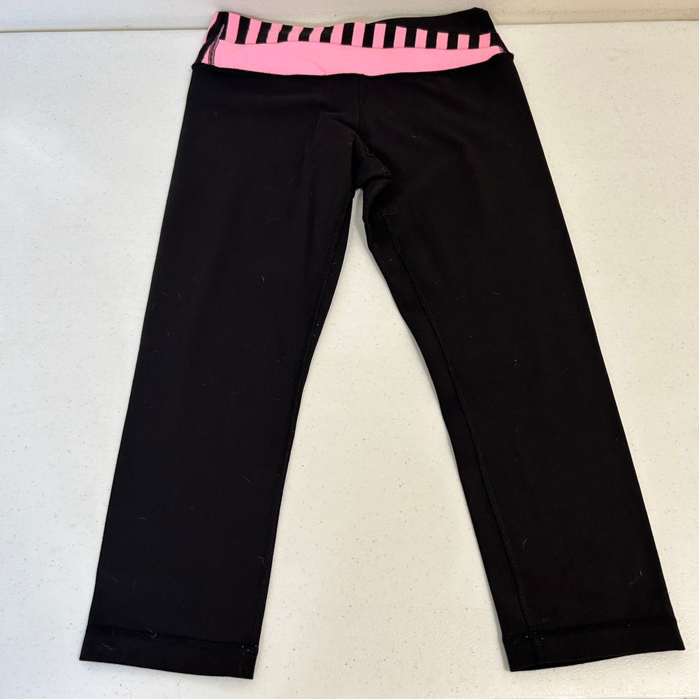 Lululemon Black Pink Striped Fold Over Waist Crop Leggings Size 6 Capri Yoga